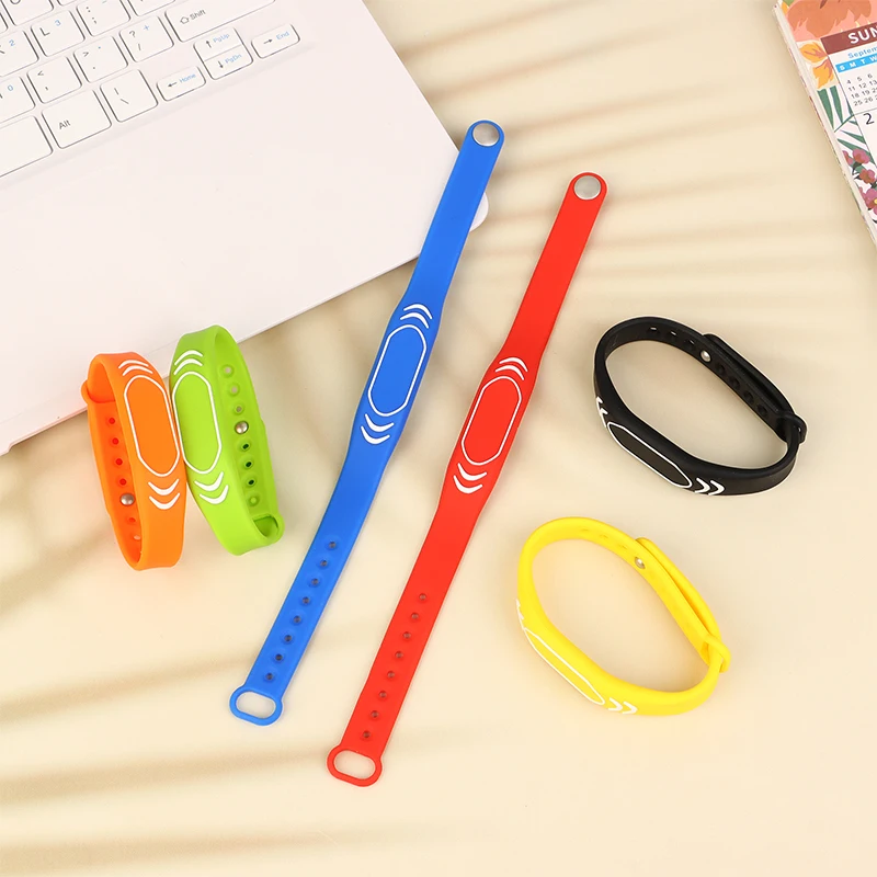 1Pcs 125KHz T5577 EM4305 Rewritable RFID Bracelet Silicone Adjustable Adult Kid Wristband Watch Copy Clone Key Badge Token Card