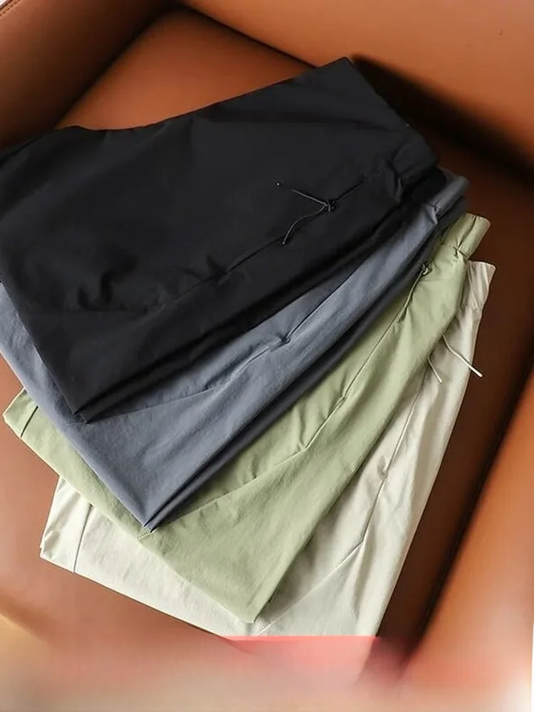 

Outdoor Men's Lightweight Comfortable Quick-Drying Breathable Casual Shorts Standard Fit Pure Color Polyester Elastic Fiber