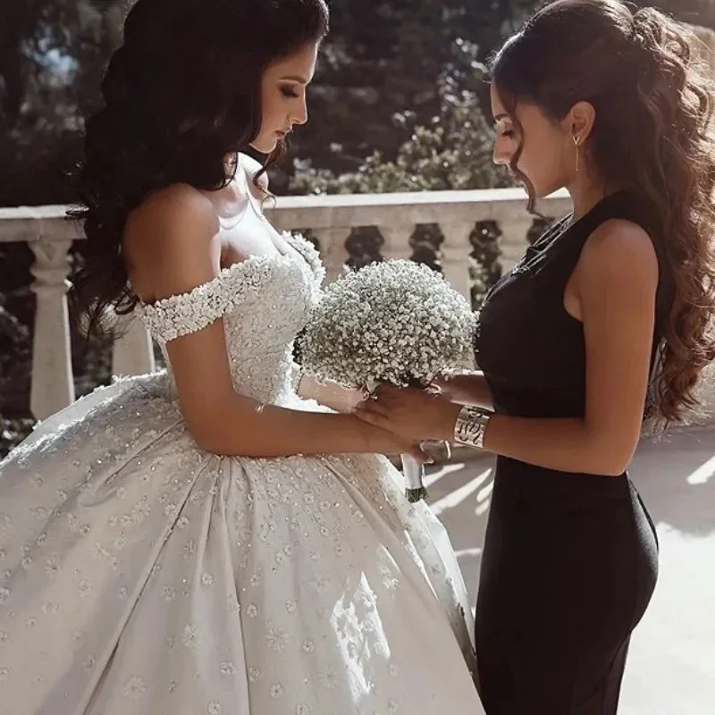 Aangepaste lieverd glanzende kralen applicaties baljurk trouwjurk Robes De Mariée off-the-shoulder elegante bruidsjurk