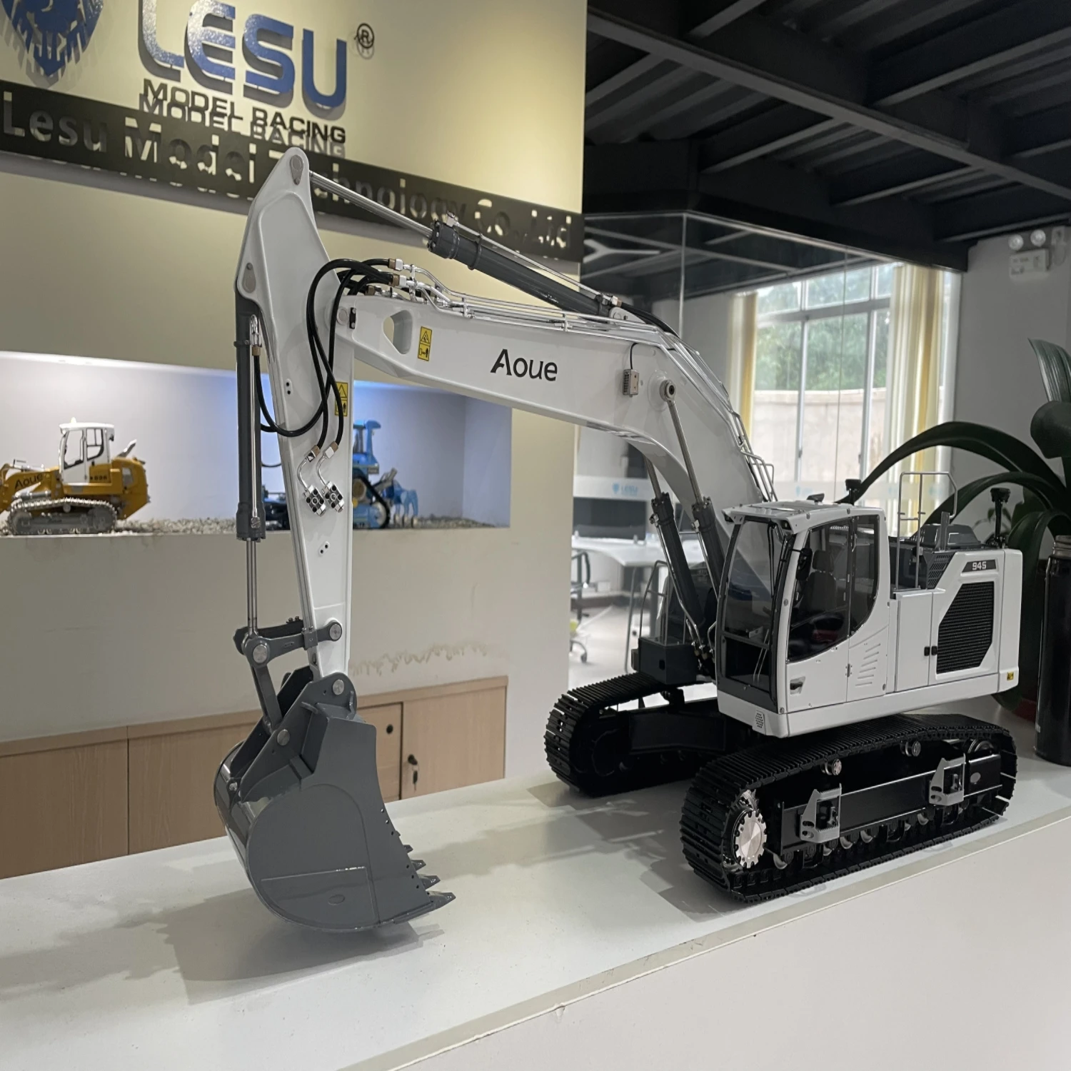 LESU RC Hydraulic Excavator 1/14  Radio Control RTR LR945 Construction Vehicles FlySky PL18EV Lite Painted Assembled Toy TH22637