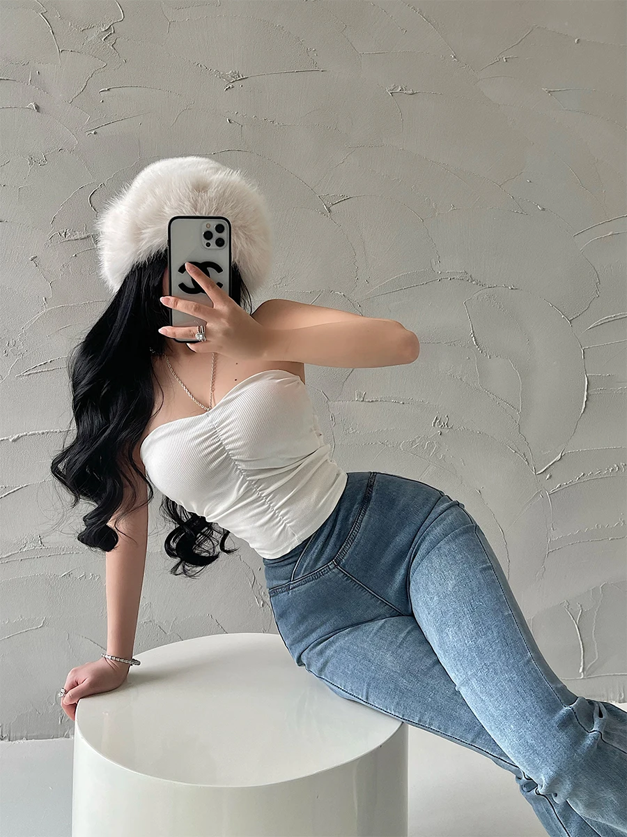 Sexy Short Crop Top Tube Bralette for Young Girls Trendy Pleated Slim Fit Backless Design with Chest Pad Pure Desirable Look