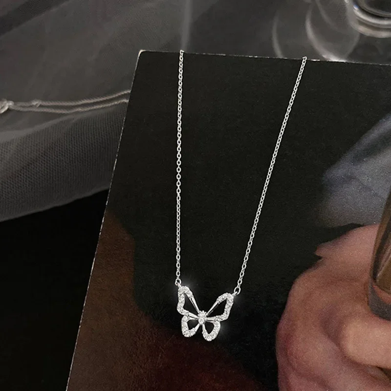 1 Piece Women Cute Bow Crystal Necklace Temperament Butterfly Hollow Out Clavicle Chain Necklace For Girl