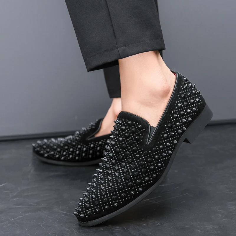 Hairdresser personality trend rivet hot diamond Loafers men\'s British vintage rhinestone shoe hipster leather shoes