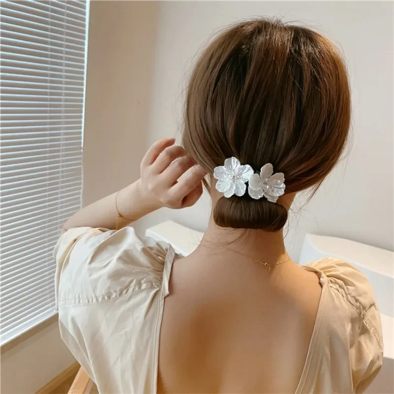 Shell Pearl Flowers Women Hair Bun Makers Floral Crystal Donut Updo Hair Sticks DIY Plate Bendable Hairbands Styling Accessories