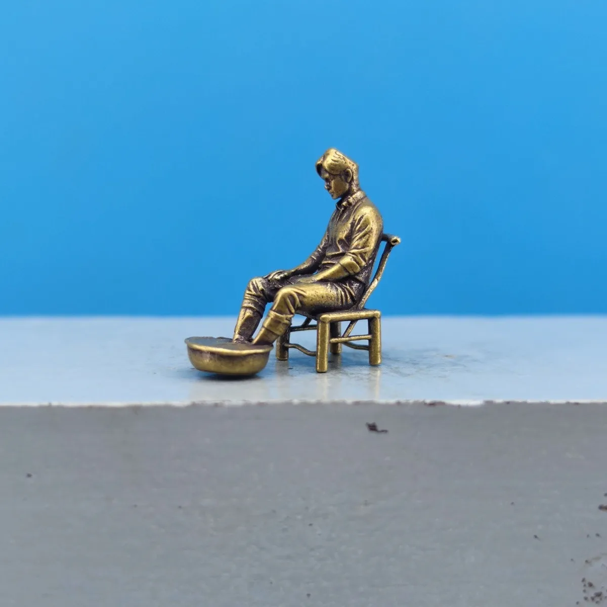 Mini Brass Man Figurine Sitting on Chair Washing Feet Diorama Miniature Terrarium Micro Landscape Desktop Decor