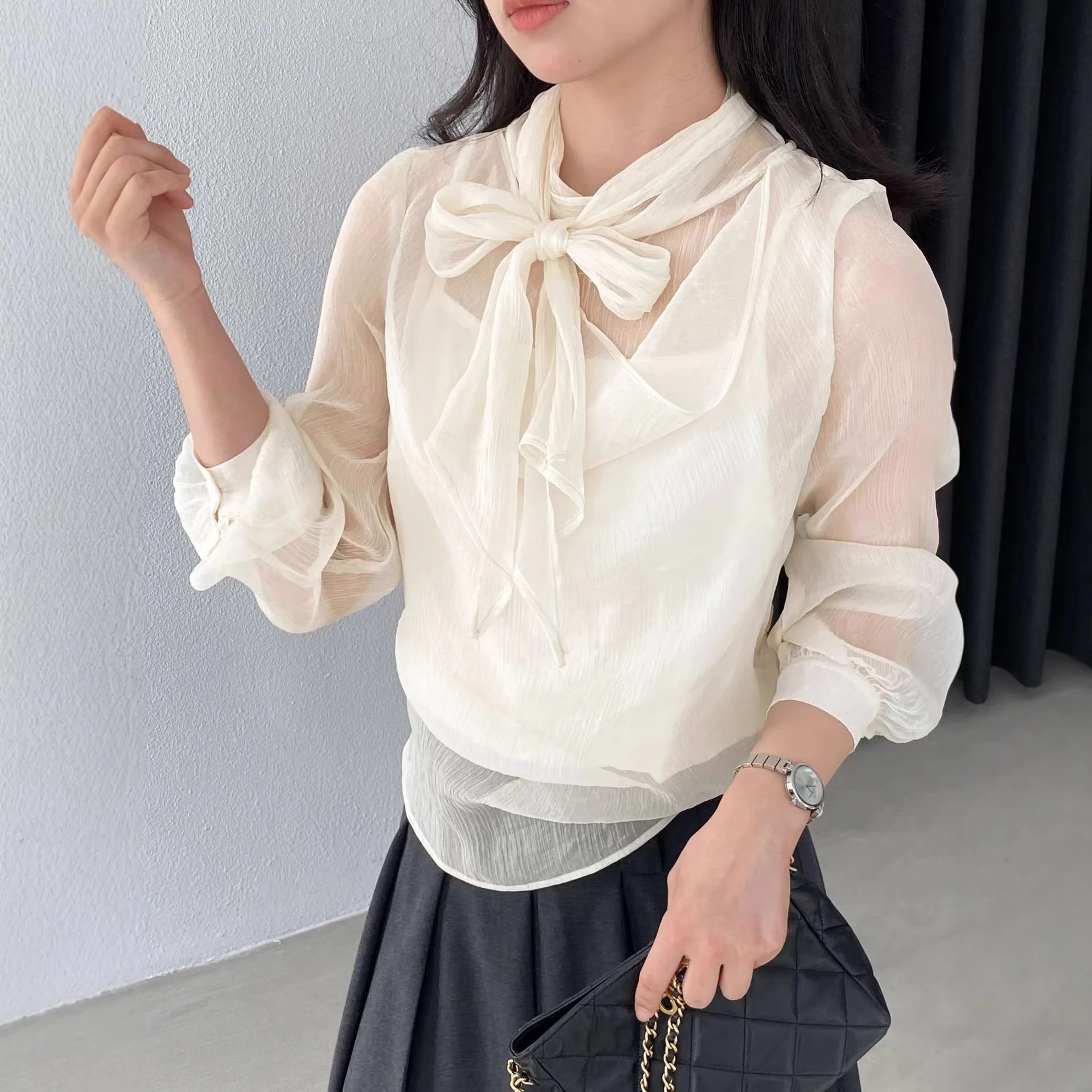 

Мягкая прозрачная европейская блузка из органзы для женщин, весенняя, с рукавами-колокол, в корейском стиле, свободного кроя, с длинными рукавами