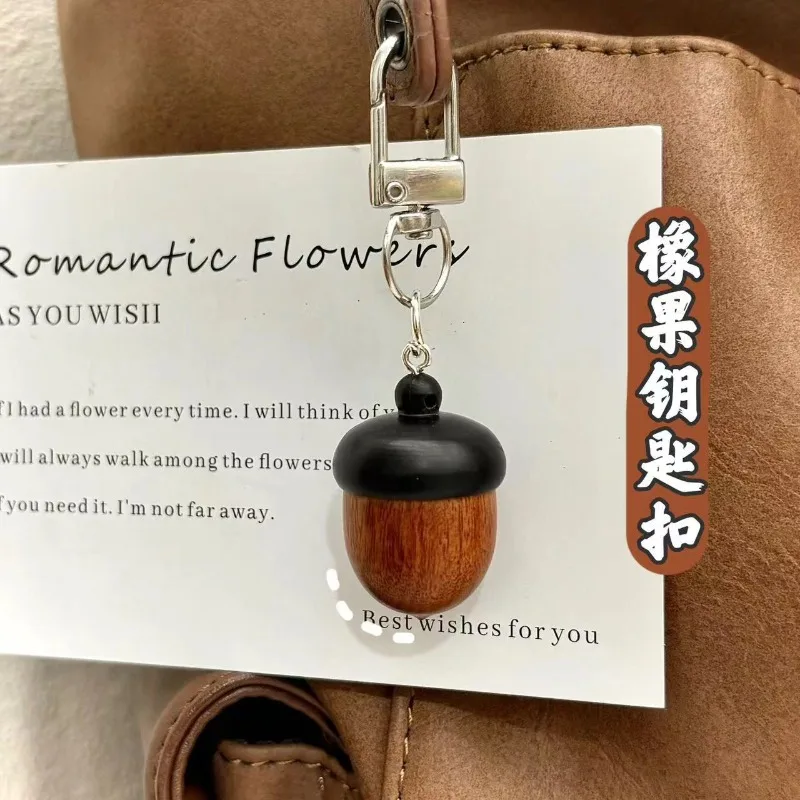 LLavero de coche de bellota de simulación creativa, accesorios de sándalo, colgante de bolso personalizado giratorio, regalo para mujer
