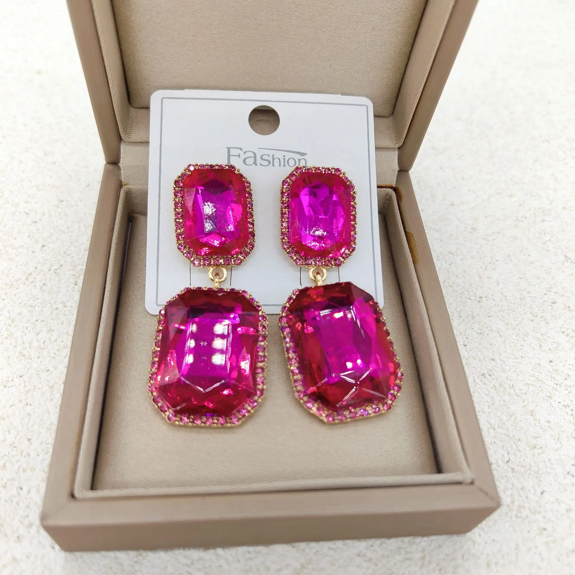 

Розово-красные серьги-капли со стразами для женщин, 20200, аксессуары Drag Queen, большие квадратные массивные висячие серьги с кристаллами, ювелирные изделия