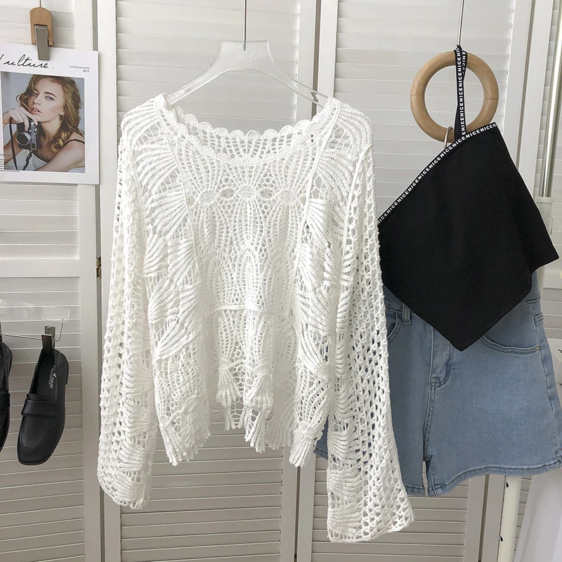 OUMEA Women Cotton Crochet Blouse Round Neck Cotton Lace Openwork Long Sleeve Beach Cover Up Chic Knitting Pullover Tops