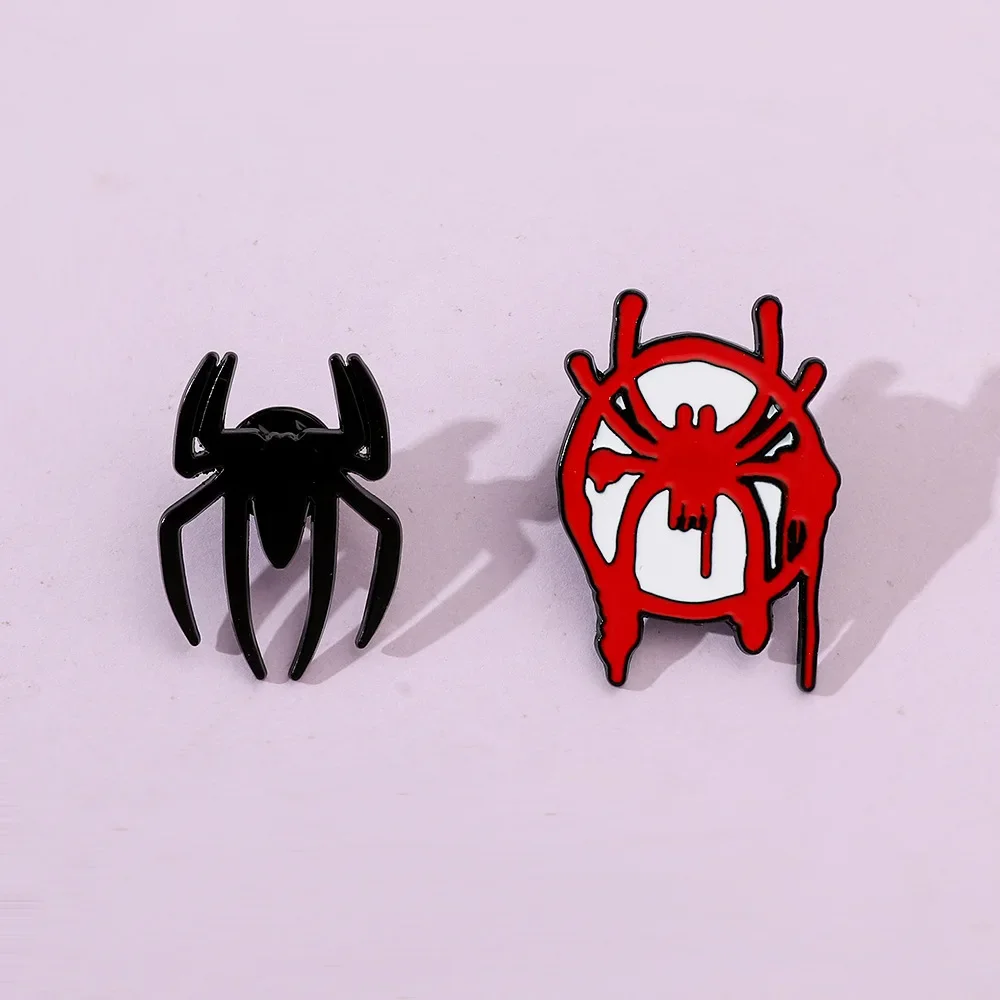 2024 Cartoon Creative Personality Spiderman Logo Metal Brooch Badge Drop Oil Alloy Pin Accessories Halloween Gift for Friends