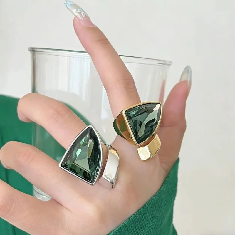 

Green Crystal Triangle Metal Ring for Women Snake Opening Ring Commute Party Accessory Suitable for European And American Styles
