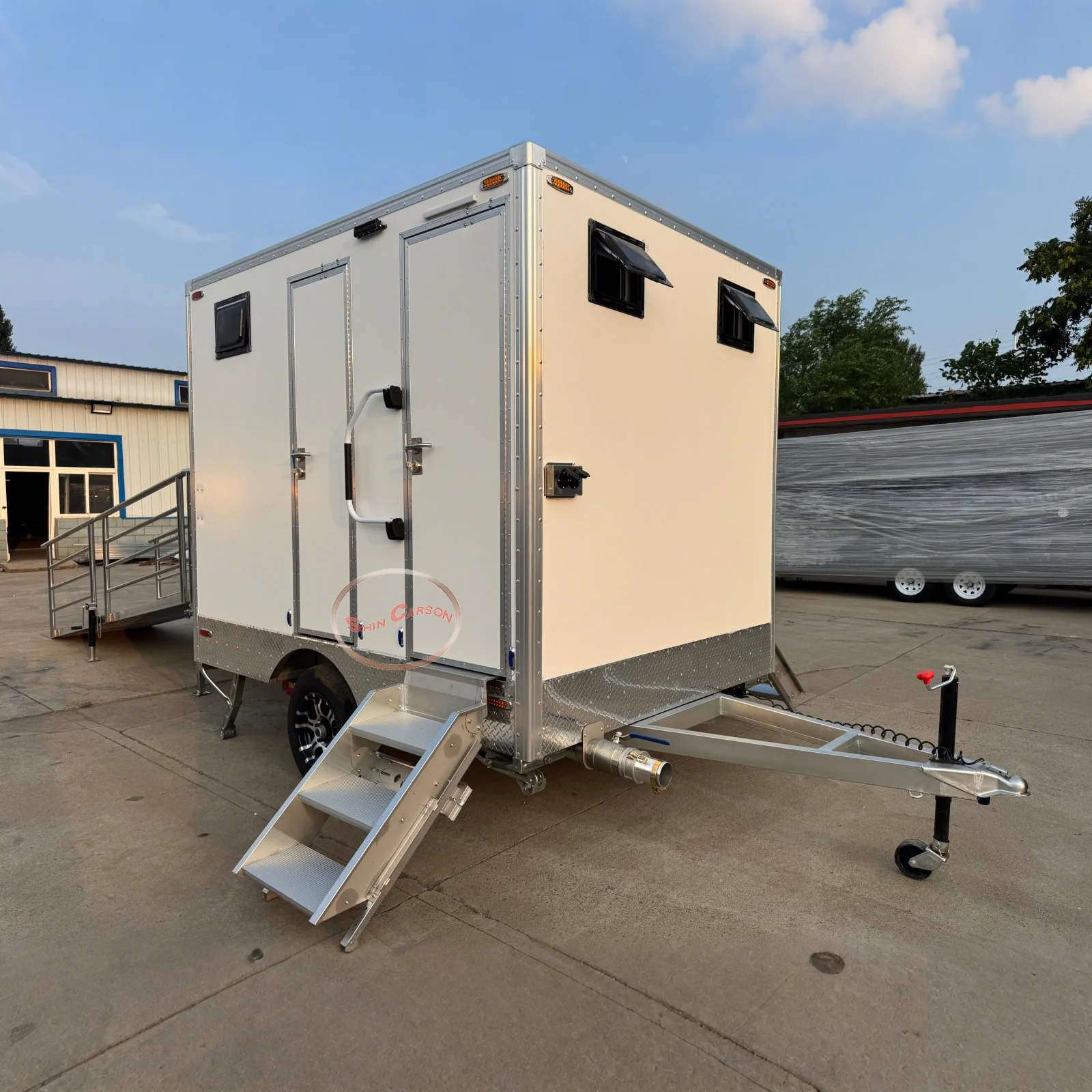 Luxury Portable Bathroom Trailer Mobile Restroom with Shower And Toilets for Events And Outdoor Use