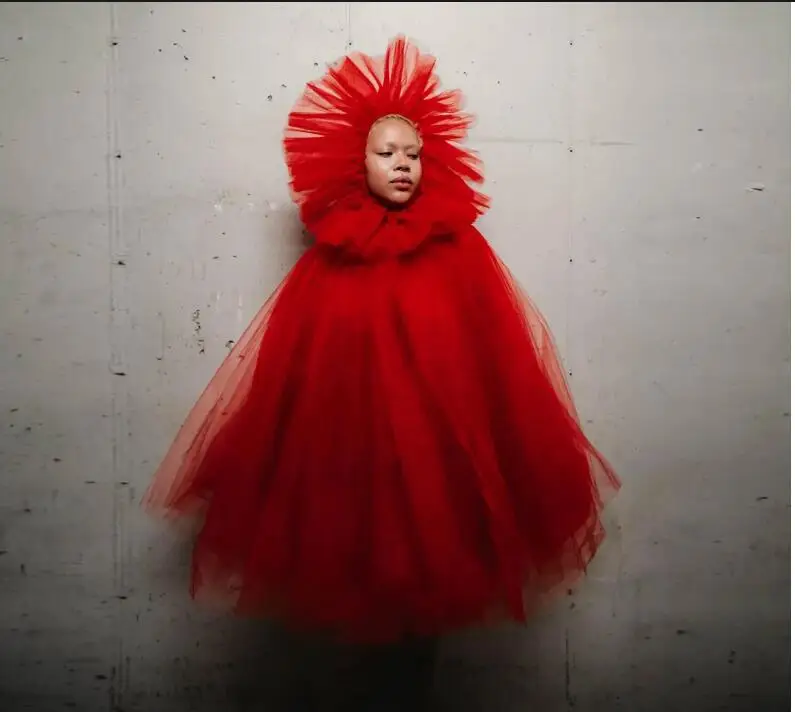 

Шикарное женское платье А-силуэта из многослойного фатина, красное платье-накидка, сетчатое платье для выпускного вечера, сексуальное платье до колен из фатина для мероприятий с шляпкой, на заказ