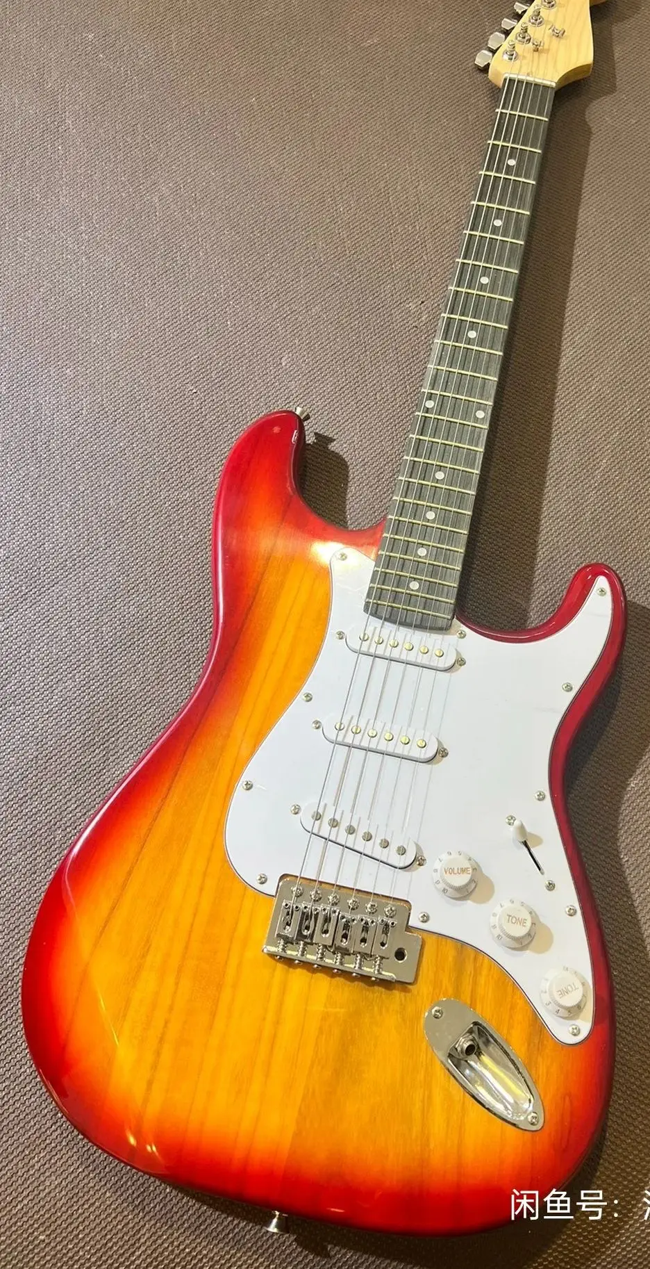 

Super Beautiful, Customized Sunburst Electric Guitar,Stock Many Years,Maple Neck & Fingerboard of Engineer Wood,Only One