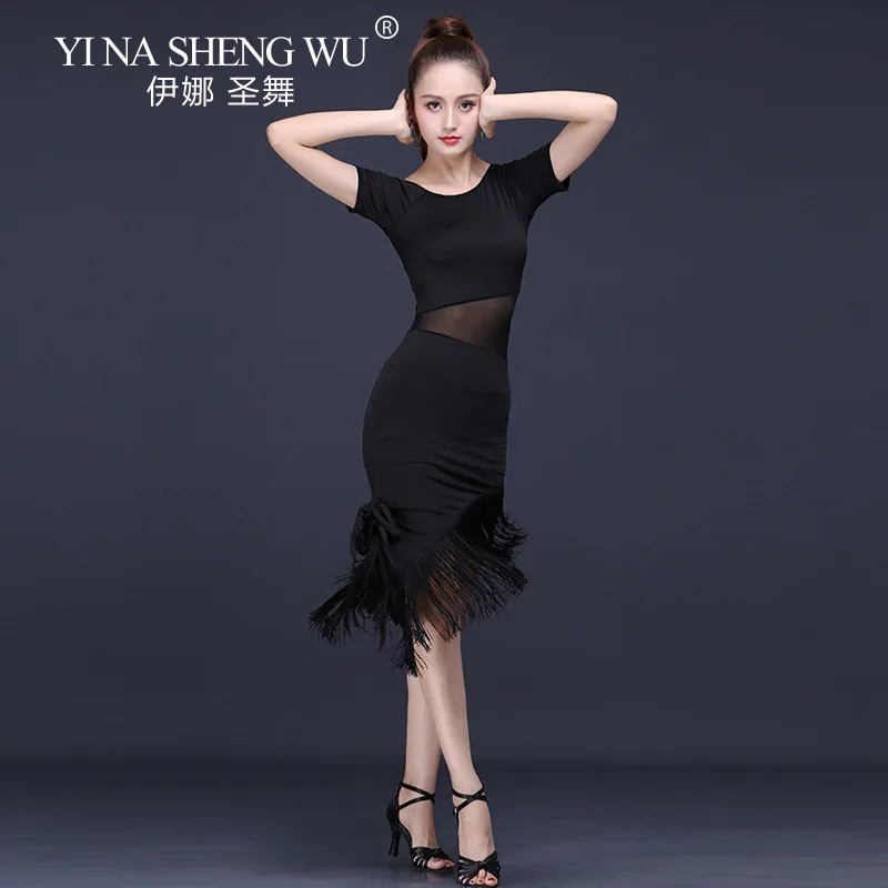 فستان رقص لاتيني للكبار تنورة غير منتظمة بشراشيب أسود لقاعة الرقص التانغو تشا تشا فساتين رقص بأكمام قصيرة ملابس ممارسة