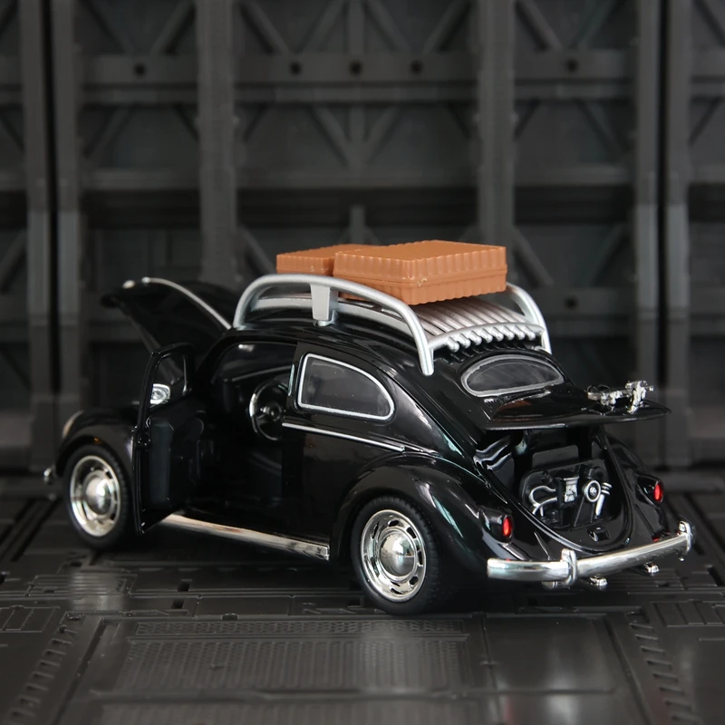 1:32 أبواب نموذج سيارة فولكس فاجن بيتل سبيكة على كلا الجانبين يمكن فتحها، ويمكن فتح غطاء المحرك الأمامي وباب صندوق السيارة