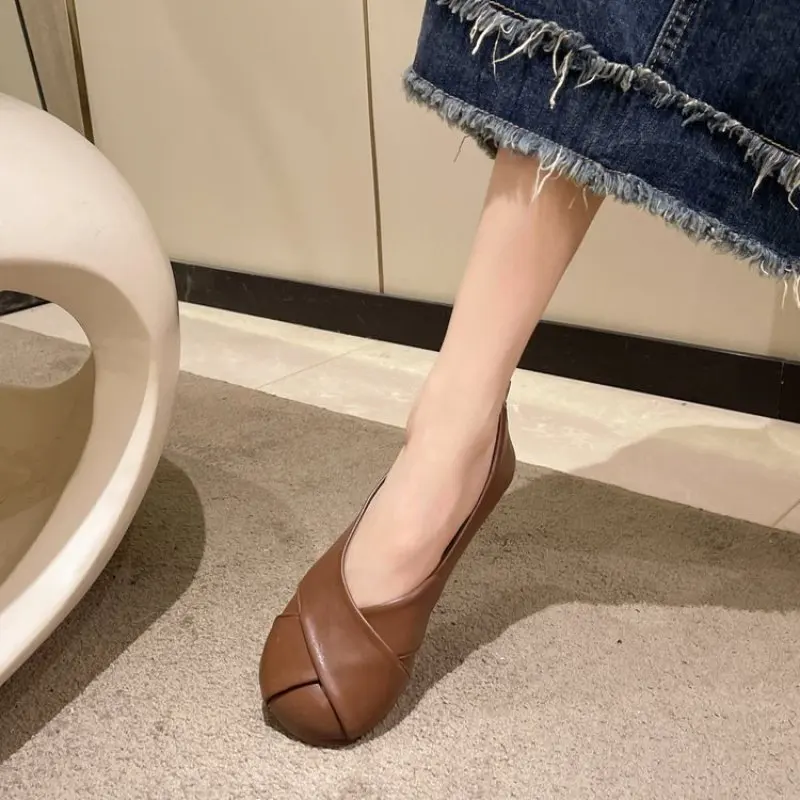 Buty damskie 2024 koreańska sandały Tenis płaskie sandały letnie moda mokasyny z zaokrąglonym czubem damskie obuwie codzienne kapcie i sandały