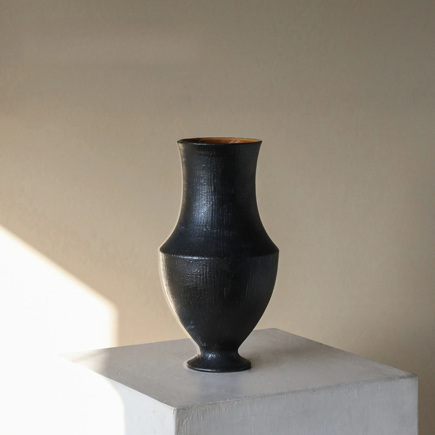 Rustic Black Ceramic Vase, Vintage Chinese Style Flower Vase for Home Decor