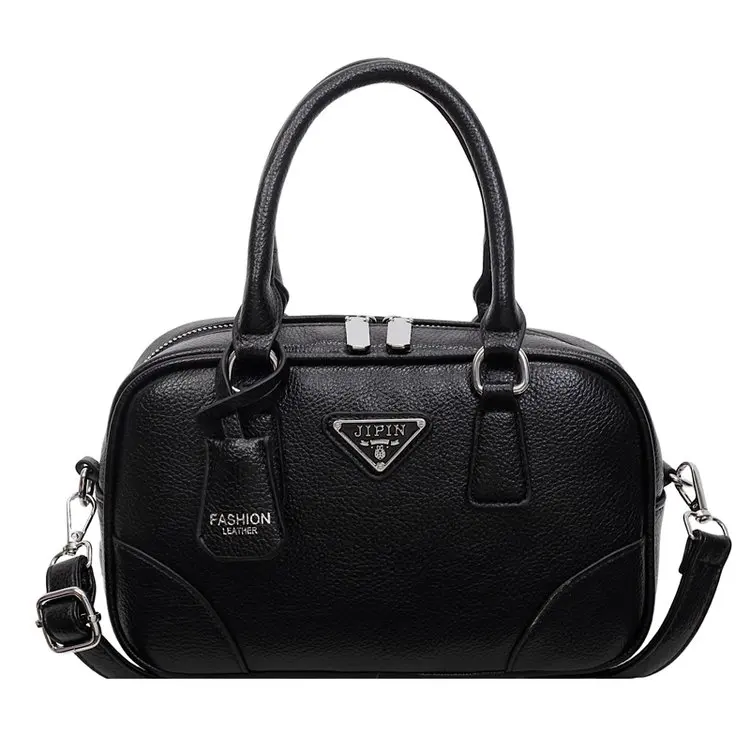 

‌2025 Bowling Bag for Women‌ – Retro Shoulder Bag, Portable & Versatile Small Messenger Purse, Casual/Daily/Office Use