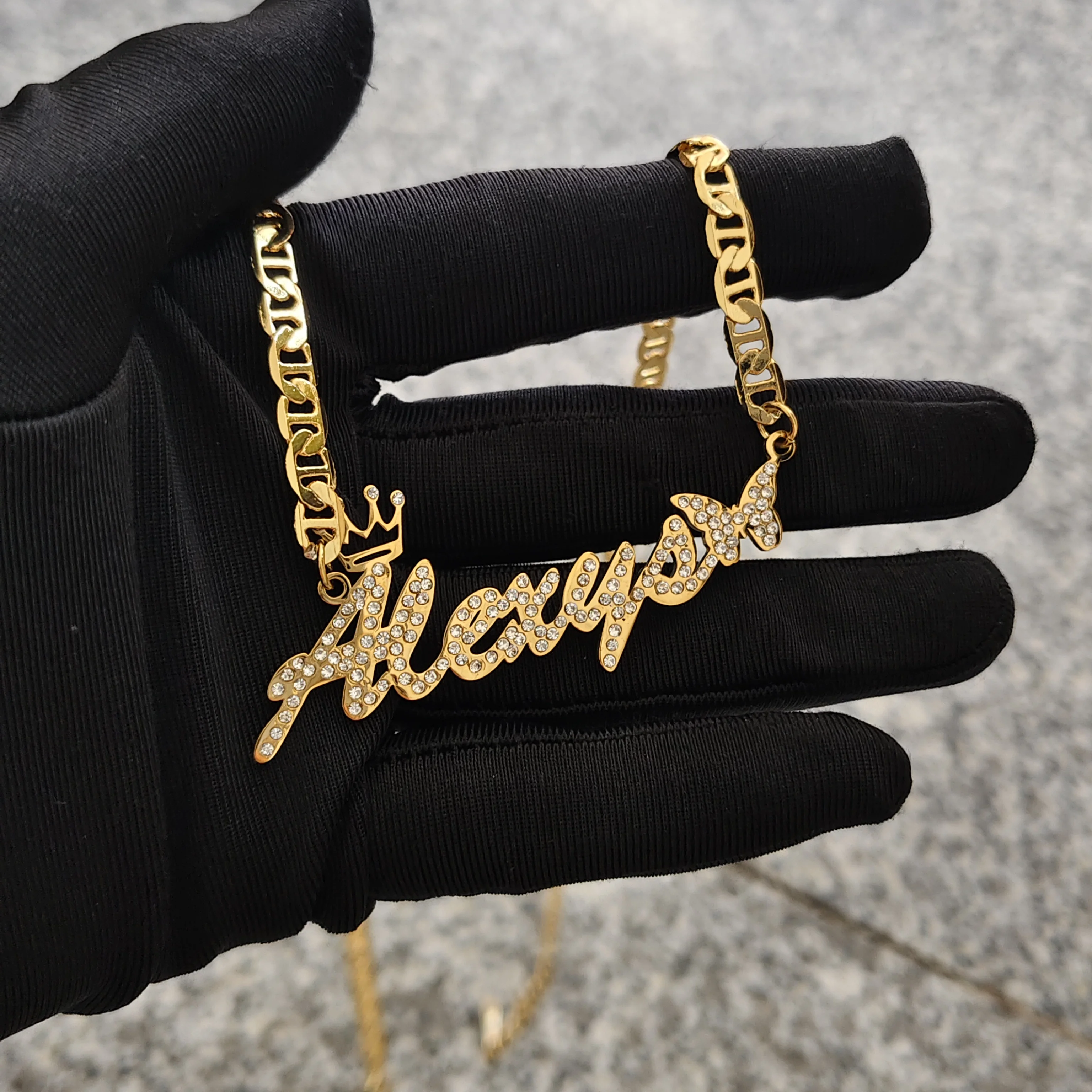 

DHQH New Wholesale Customized Name Diamond Butterfly Necklace Personalized Letter Diamond Necklace with Butterfly Factory Direct