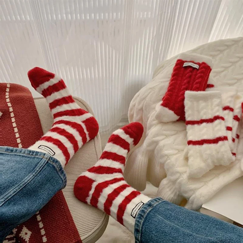 1 Pair Winter Red Socks Minimalist New Year Velvet Thickened Warm Sleep Socks Joyful Festive Stripe Red White Women's Socks