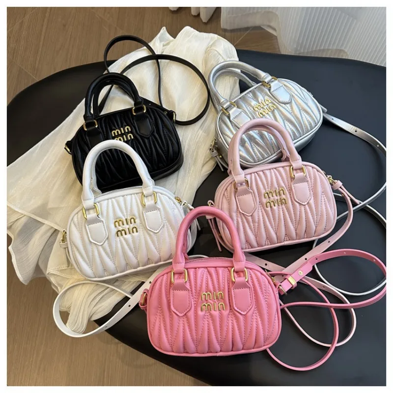 Children's embroidered thread pillow bag Korean version Little Fragrant Princess pleated bowling handbag for women, single