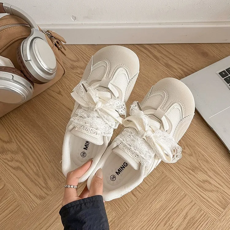 カジュアルな女性用シューズ、ラウンドトゥ、バレエシューズ、浅履き、テニスシューズ、女性用ウェッジシューズ、バスケットシューズ、2025年、バレリーナシューズ、小さめ、レトロ、新作、夏、通気性