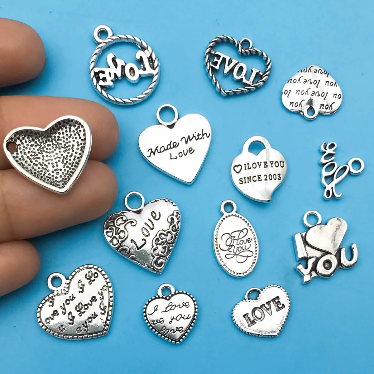 20pcs Heart-shaped Charms Letter \