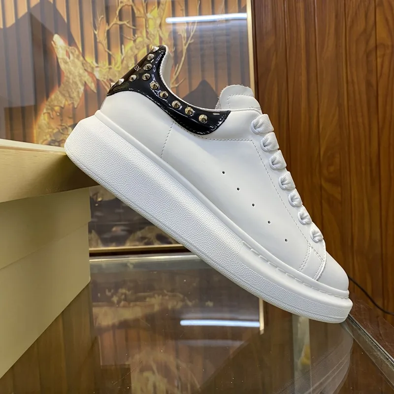 

American European Men Casual Shoes Calf Leather Oversize White Platform Sneakers Rivet Trainers Man Flat Loafer Shoes Business