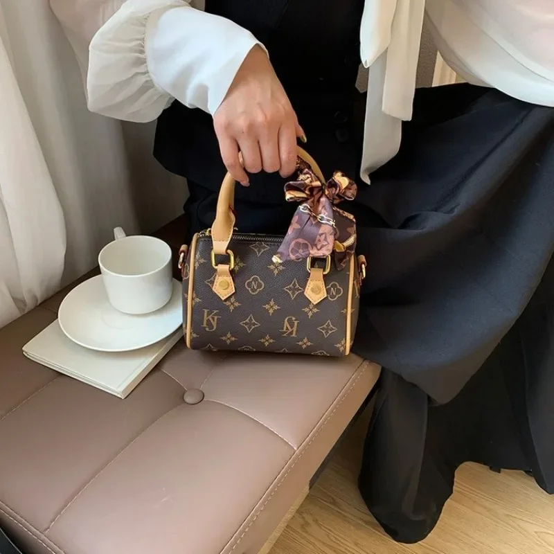 Classic Elegant Designer Paris Diaper Bag Luxury Leather Vintage Tote For Women Minimalist Stylish Shoulder Bag