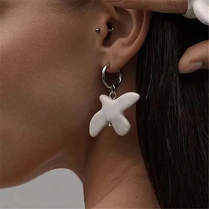 Fashion White Peace Dove Hoop Earrings For Women Girls Simple Metal Geometric Round Personality Earrings Jewelry Gift