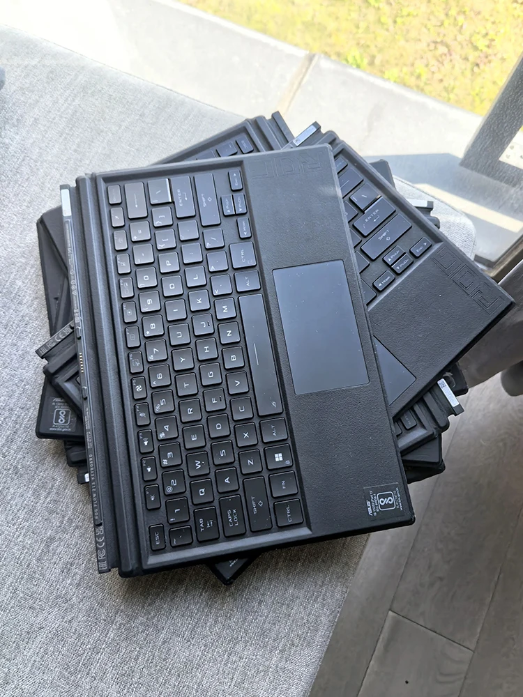 Używany do ASUS ROG X Flow Z13 GZ301ZA (2022) z podświetlaną klawiaturą US i podpórką pod nadgarstki — zdjęcie produktu 7