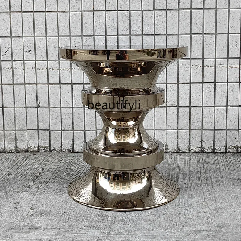 M178 متنقل فاخر خفيف، حافة قليلة من السكر، رصيف مستدير مصمم غرفة معيشة بسيطة مخصصة من الفولاذ المقاوم للصدأ طاولة مستديرة صغيرة #4