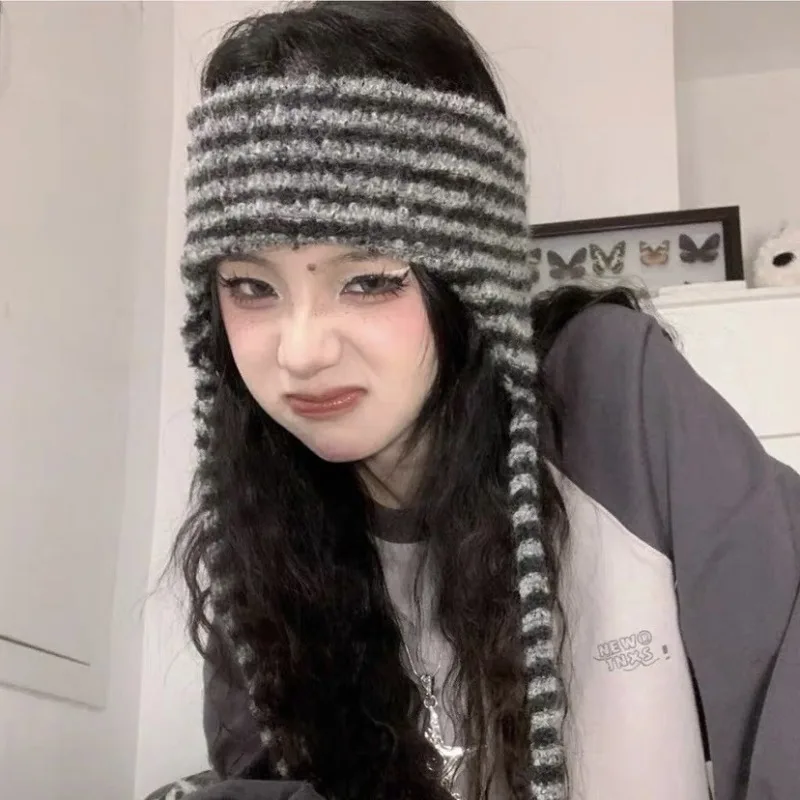 

Y2k Cute Strap Empty Top Beanies for Women Autumn and Winter Concave Shape Versatile Retro Striped Ear Protector Warm Men's Hat