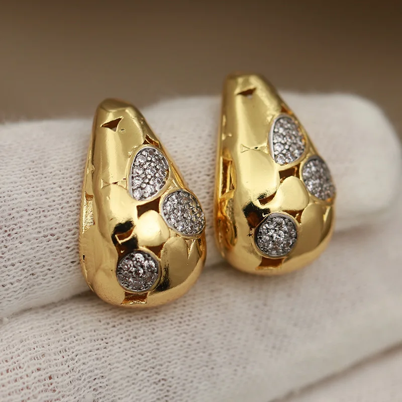 جديد البصر تصميم المعادن كريستال Waterdrop وأقراط للنساء أزياء العلامة التجارية مجوهرات أسلوب بسيط أقراط حساسة