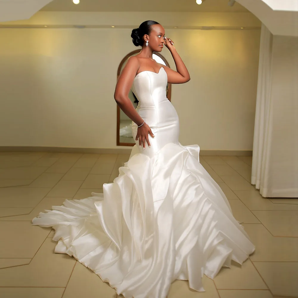 Suknie ślubne dla afrykańskich kobiet, syrenka, dekolt w serduszko, falbany, warstwowy dół, rozmiar plus size.
