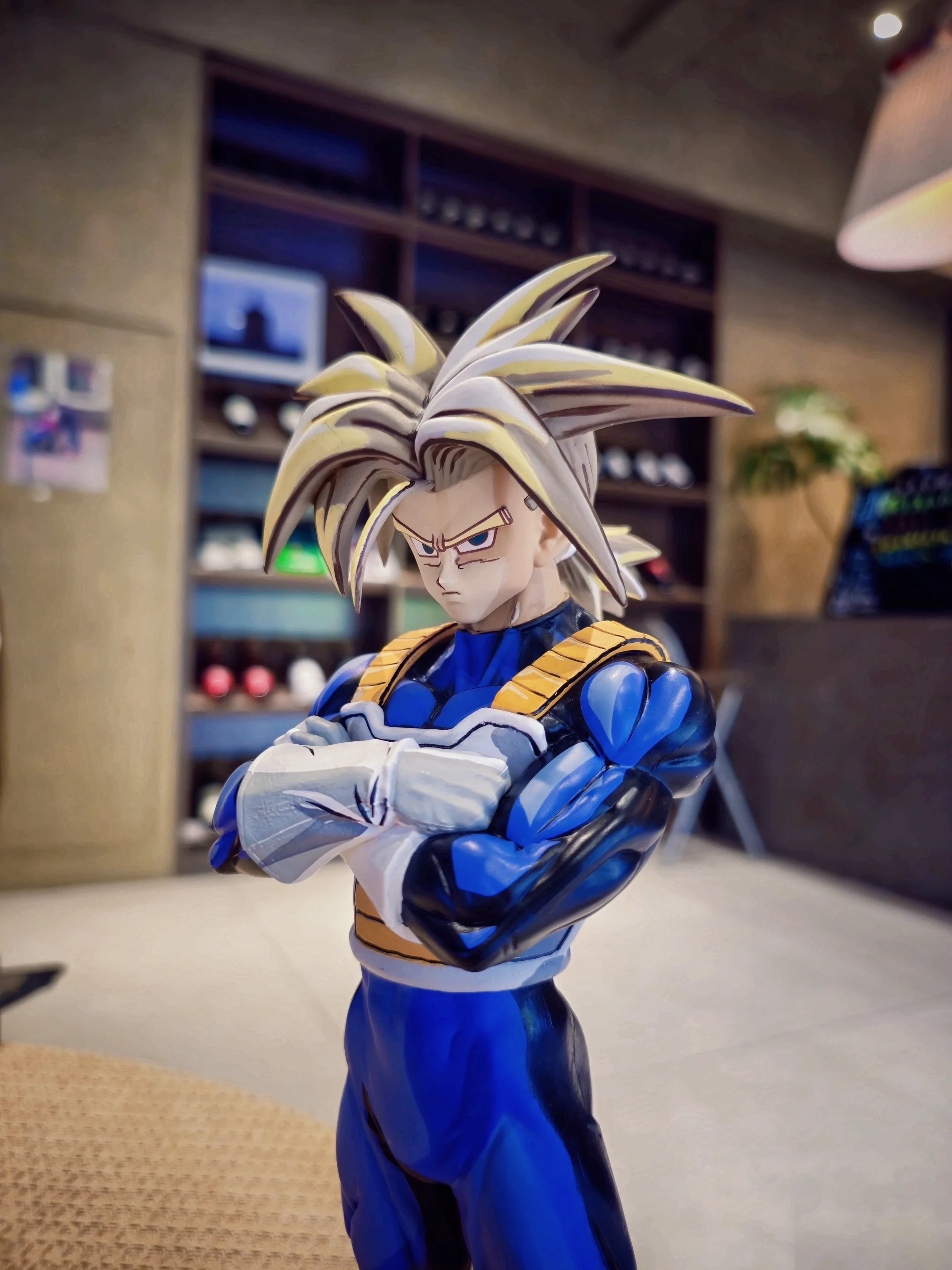 IN VOORRAAD Dragon Ball Z Toekomst Trunks SSJ Anime Figuren LK Model Staande Standbeeld Collectable Ornament Action Beeldje Speelgoed Geschenken
