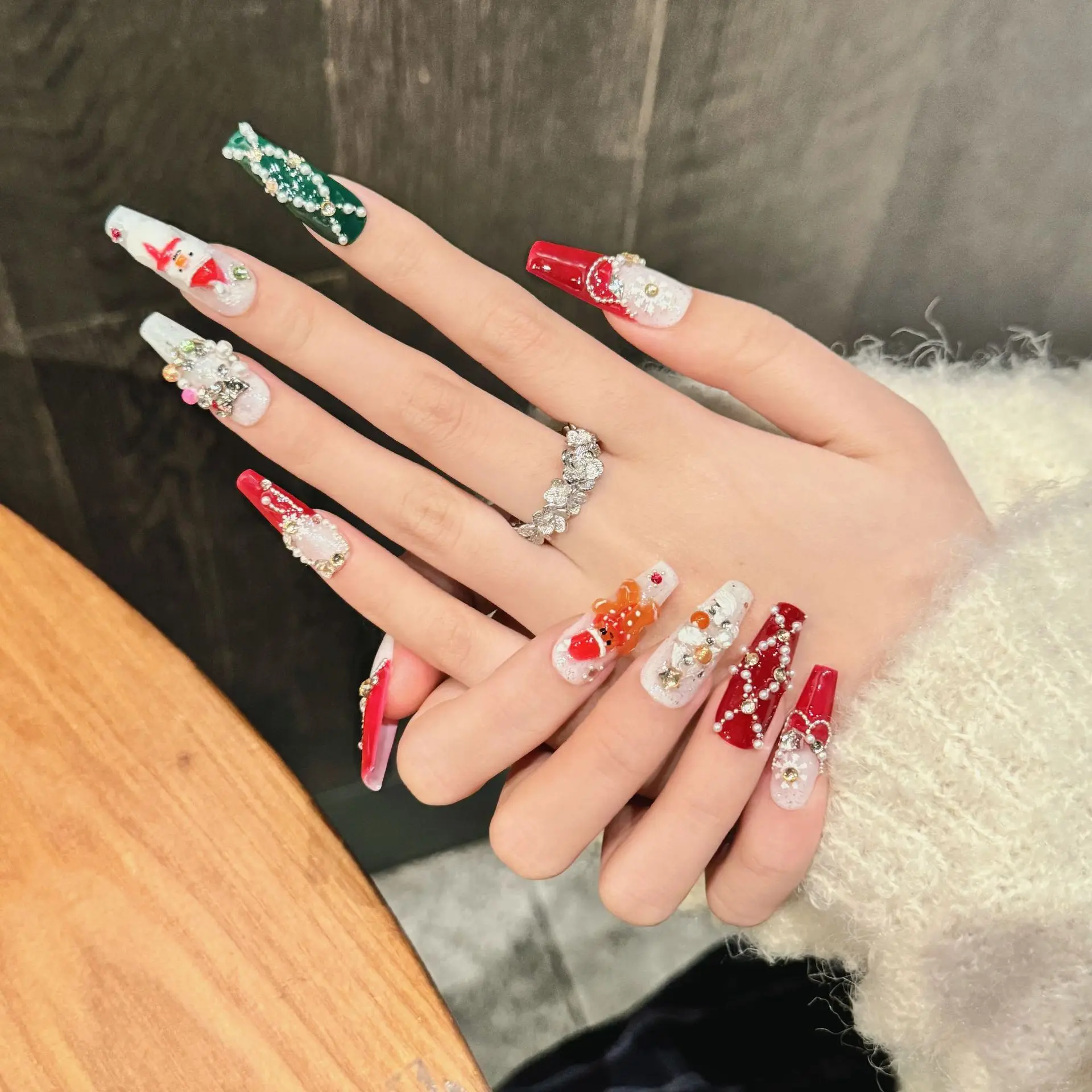 10pcs Handmade Press On Nails Red French Style Snowman Gingerbread Man Pearl Chain Diamond Decor Christmas False Nails For Party