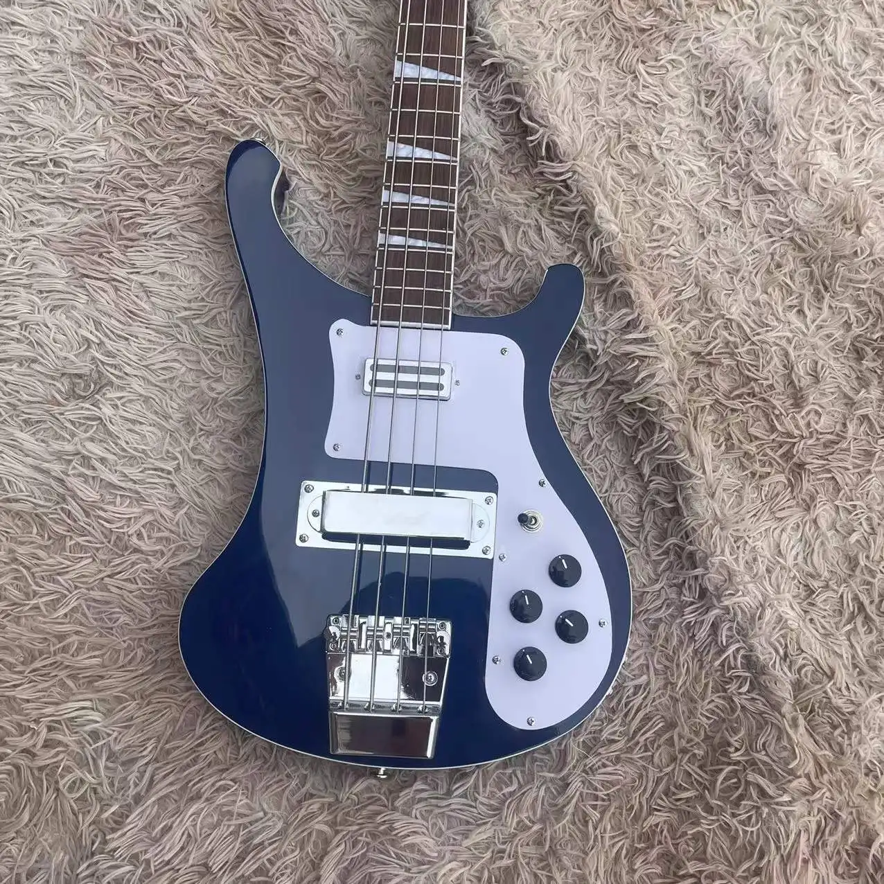 4 chord Rickenbaker electric bass in stock, blue gradient body, rosewood fingerboard, factory real pictures, can be shipped upon