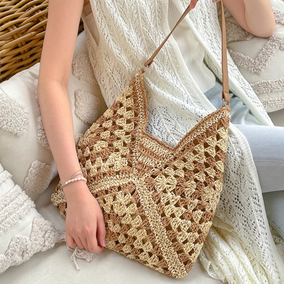 

JIOMAY 2025 Women's Colorblock Woven Tote - Spacious Shoulder Bag, Stylish Vacation Beach Straw Purse for Summer Outings