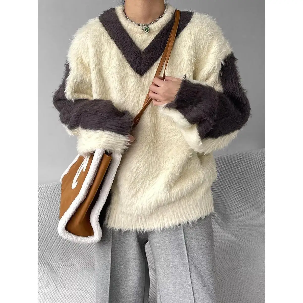 

Men's Autumn Winter Thiened Knitted Sweater Loose Splicing Sle Hong Kong Faion Long Sve V-Ne Breathable Casual Top