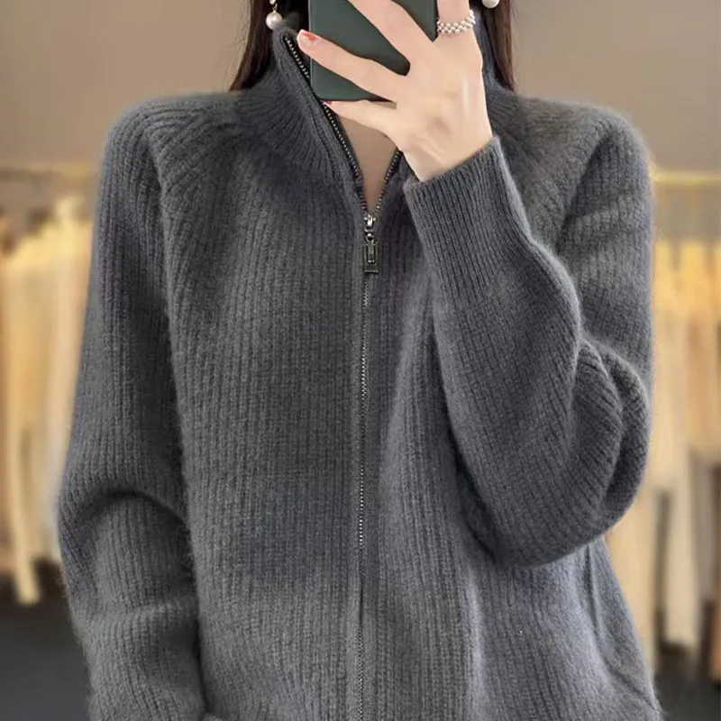 سترة نسائية جديدة لخريف وشتاء 2025 شبه الياقة المدورة سترة محبوكة متعددة الاستخدامات فضفاضة غير رسمية متعددة الاستخدامات #2