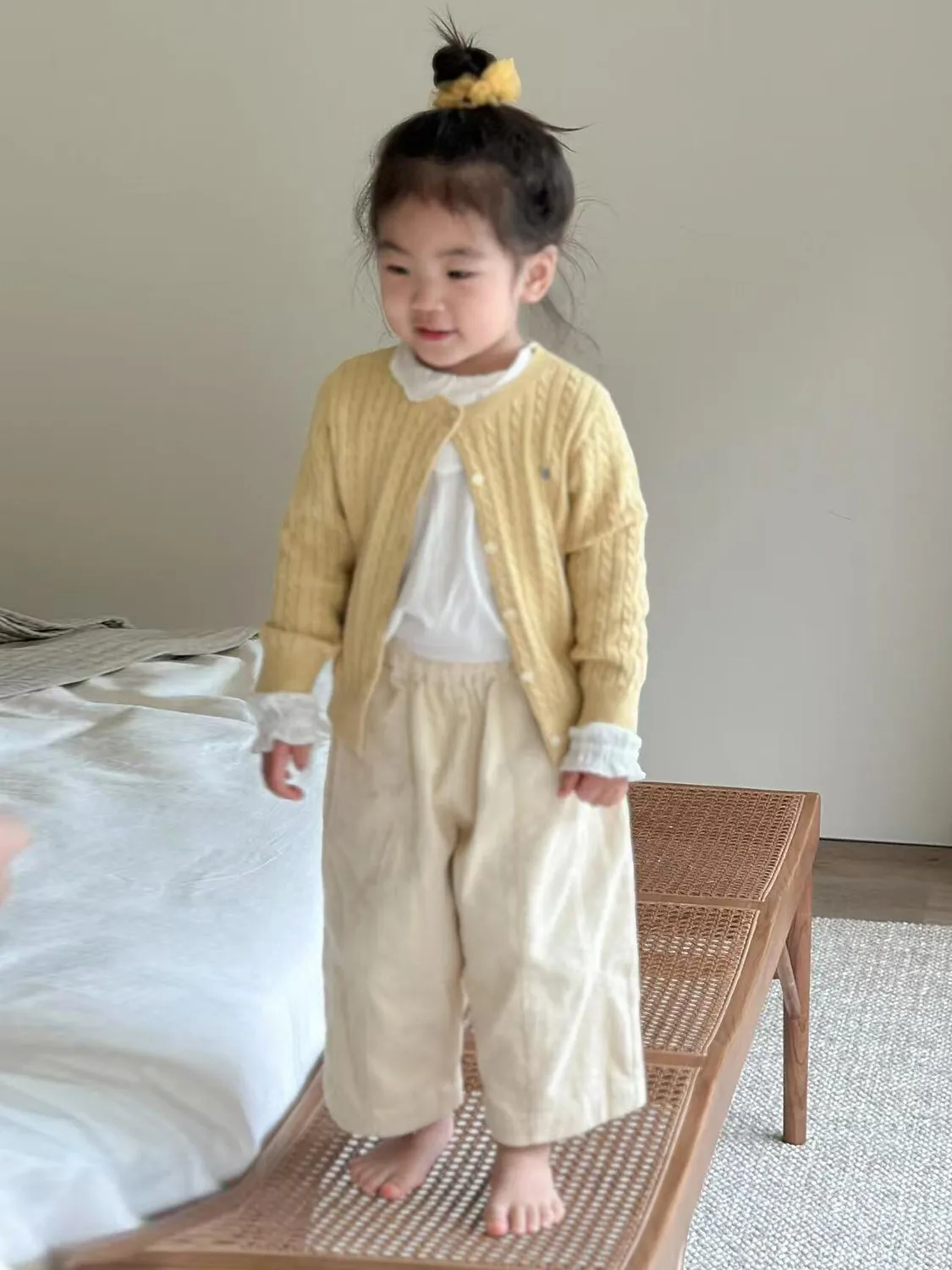 

Spring and Autumn Girls' Clothing Set Fashion New Children's Fried Dough Twists Knitted Cardigan+Straight Pants 2 Pieces Set