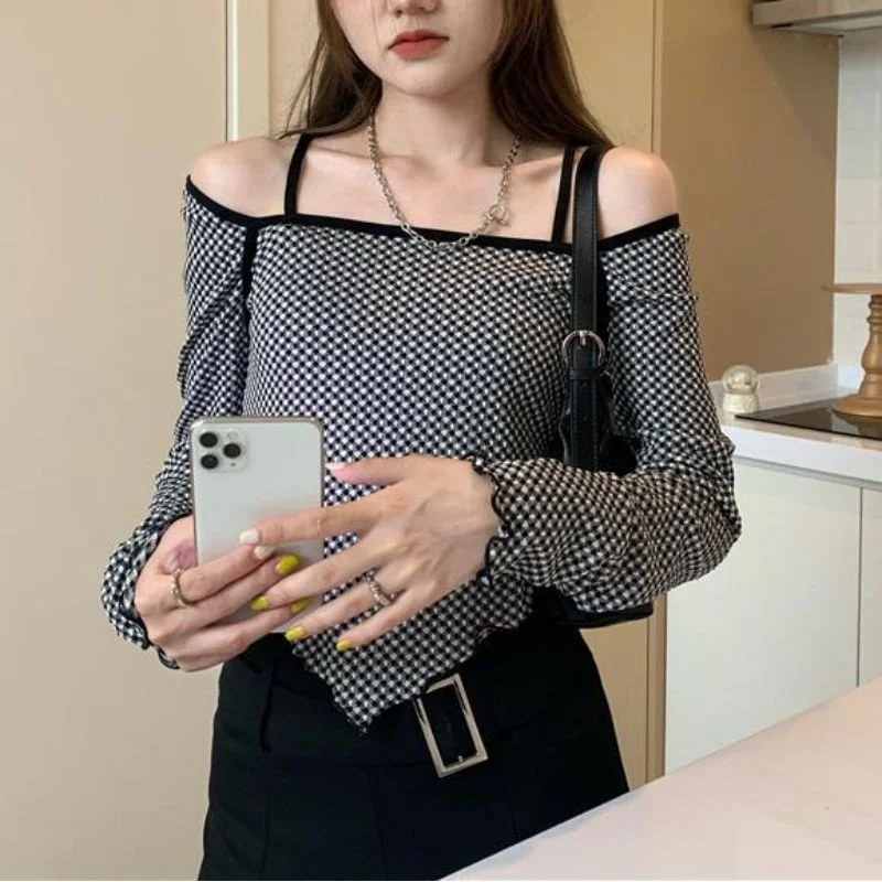 

Fall New Design Sense Hot Girl off-Shoulder Shoulder-Baring Irregular Fungus Long Sleeve Knitwear Top for Women
