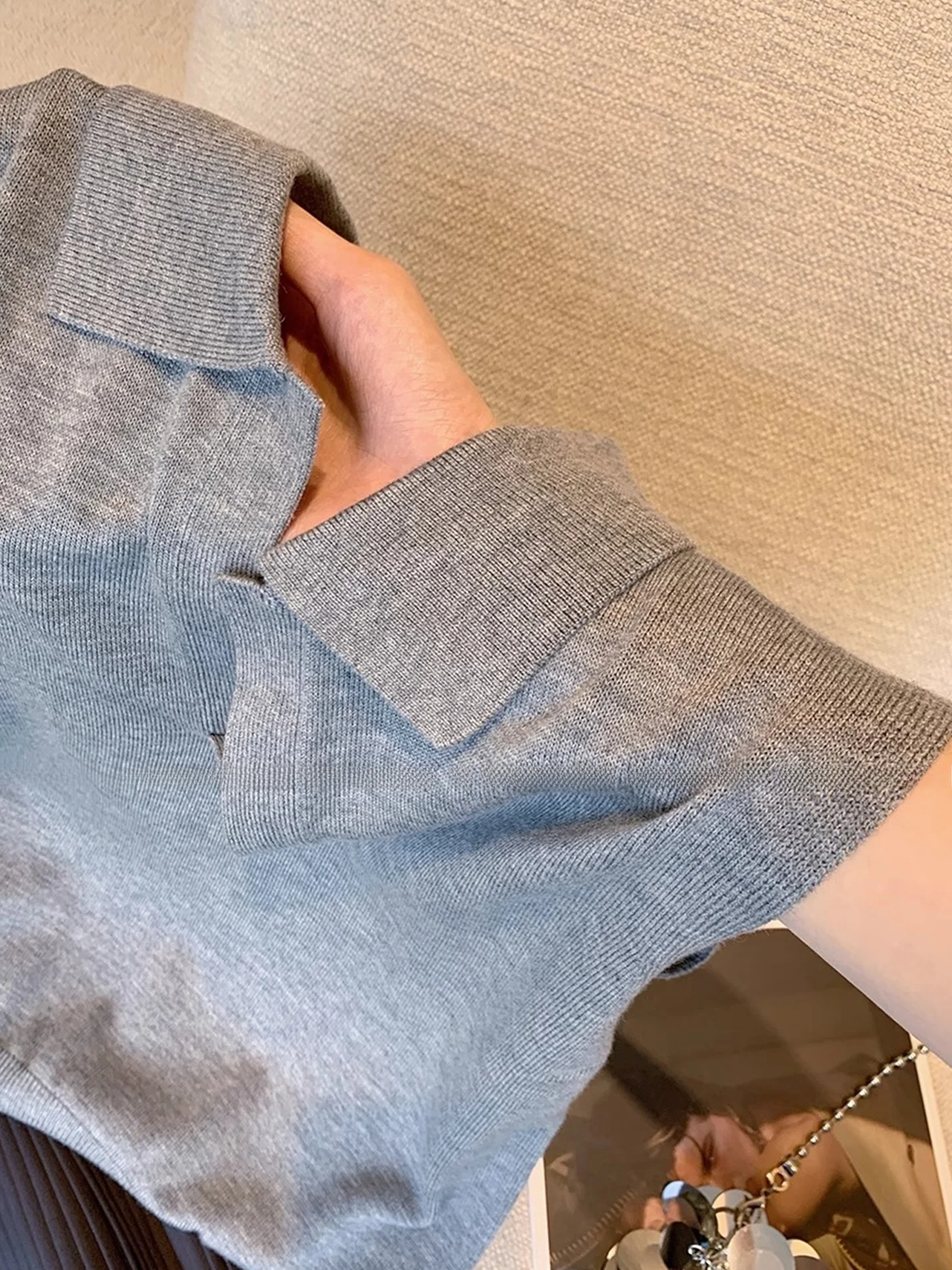 심플 럭셔리 민소매 후드 조끼 2025 여름 디자인 니트 탑 피부 친화적 다용도 패셔너블 한국 스타일 레귤러 핏