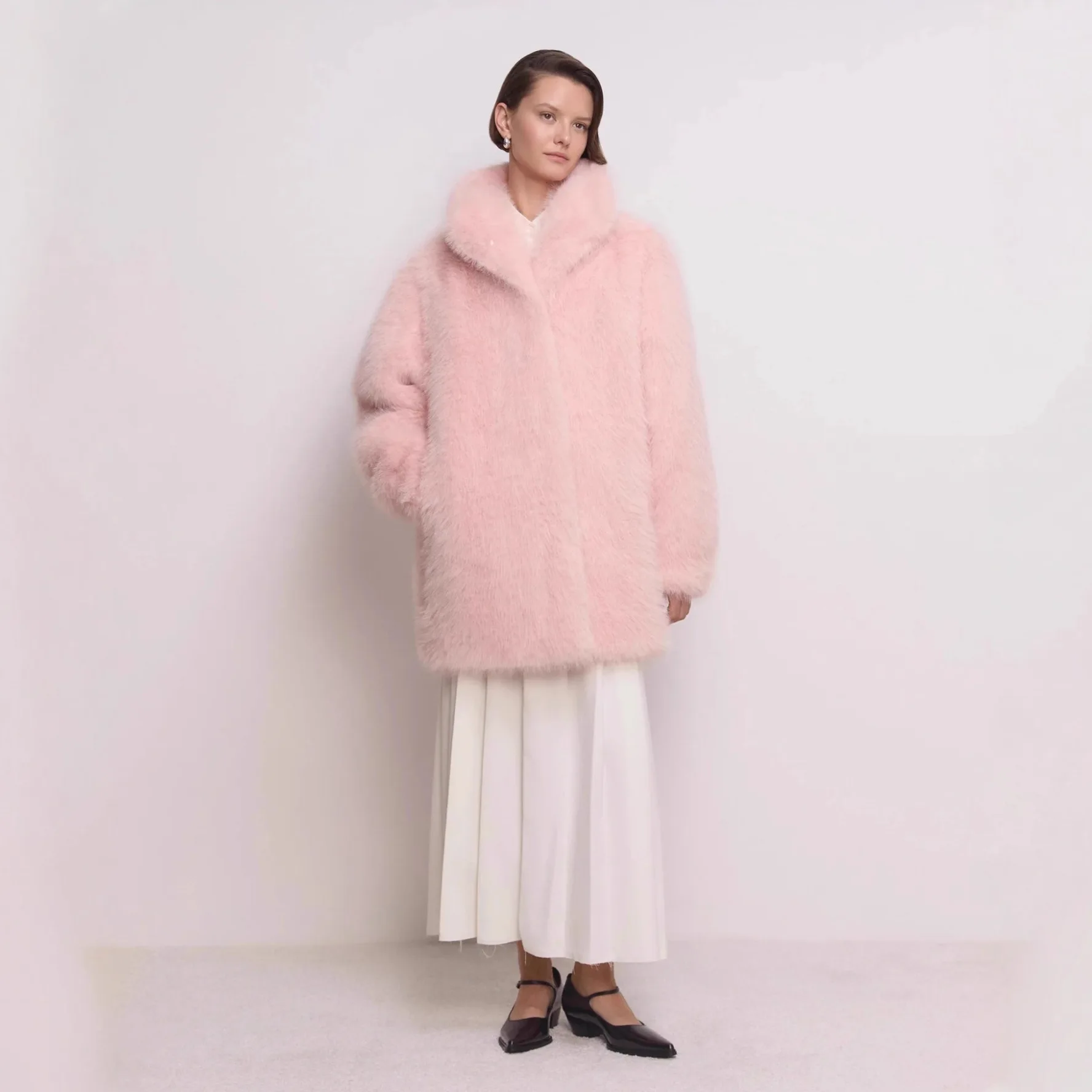 เสื้อโค้ทขนเฟอร์เทียมสำหรับผู้หญิง แจ็คเก็ตสีพื้น แขนยาว ปกพับ ติดกระดุมแบบเปิด ทรงหลวม สไตล์ลำลอง เหมาะสำหรับสาวออฟฟิศ ฤดูใบไม้ร่วง ฤดูหนาว 2025