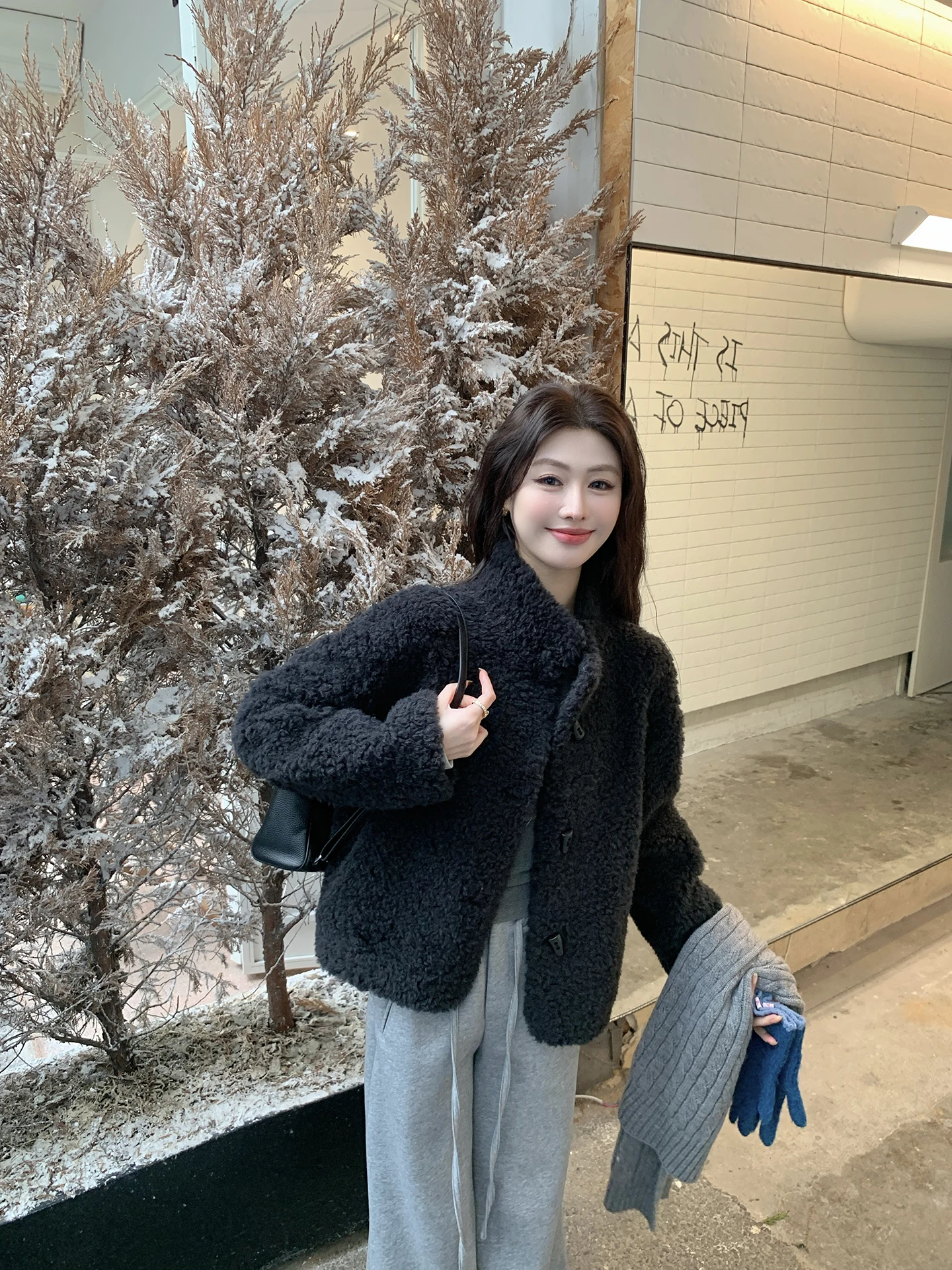 

Women's ort 00% Wool Fur Coat Stand Collar Lamb Fur Warmth New 2025 UPFURS Comfortable Long Sve Outdoor Daily Wear