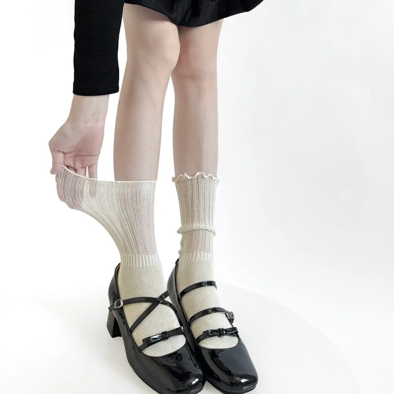 

Молочно-белые носки, весенне-осенние носки до середины икры с рюшами по краям и вертикальными полосками, серые, универсальные, слегка прозрачные