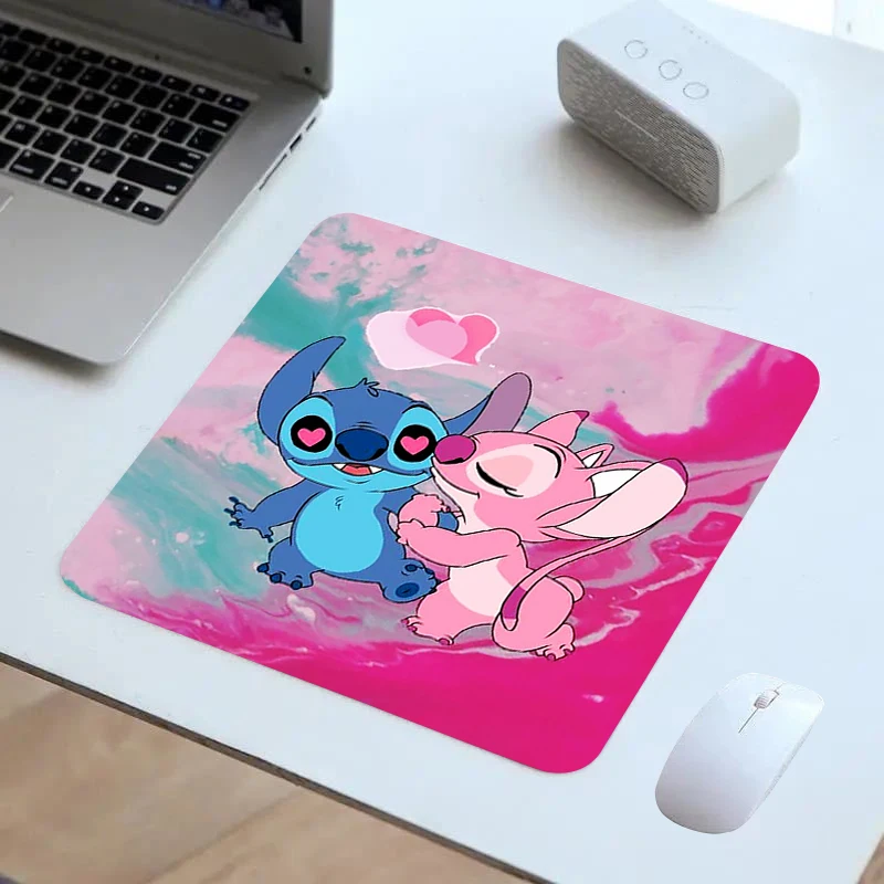 Podkładka pod mysz Stitch Podkładka pod klawiaturę Biurko Trwała podkładka pod mysz na biurko Gumowa podkładka pod mysz do gier dla małych graczy Decoracion Gamer PC Podkładka pod mysz komputerową