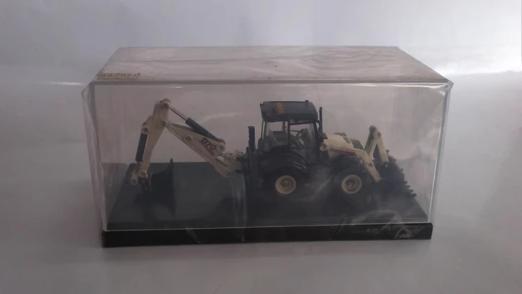 1:50 Komatsu D70 Komatsu Two Busy Backhoe Loader Alloy Engineering Vehicle Gift Box Model